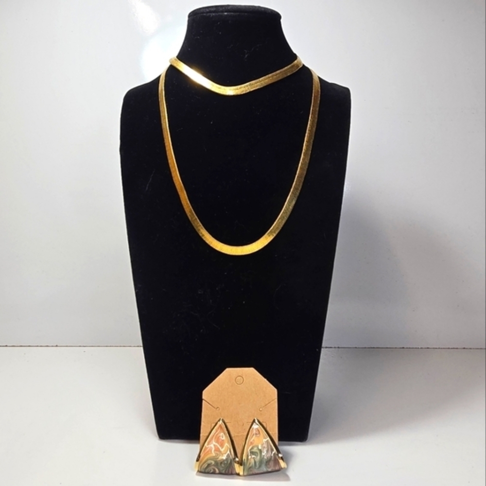 Premier Designs Herringbone Goldtone Chain 28" Long Gold Enamel Swirl Earrings